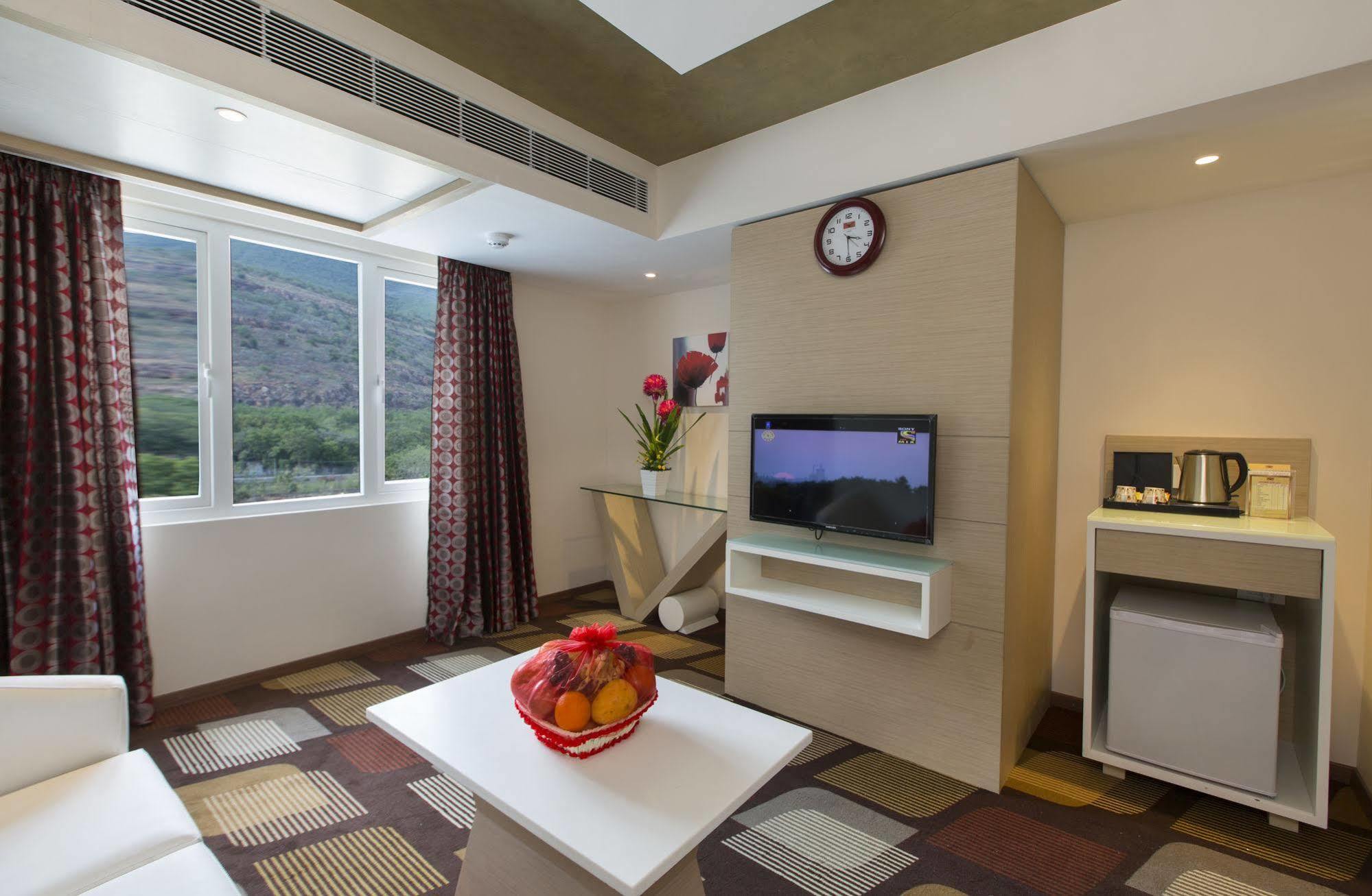 Hotel Pai Viceroy Tirupati Exterior foto